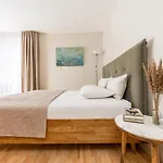 Palangos Homestay *
